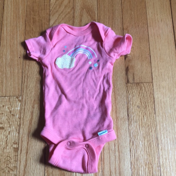 5 Gerber Onesies Rainbow Theme 🌈 - Picture 6 of 6